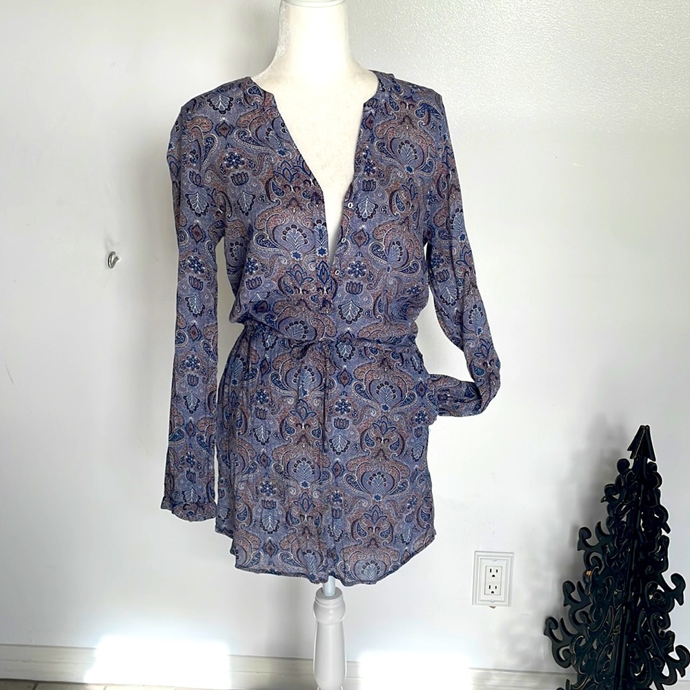 Hinge medium casual favorite holiday dress. Tie waste mini